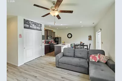 1986 NW 23rd St, McMinnville, OR 97128 - Photo 6