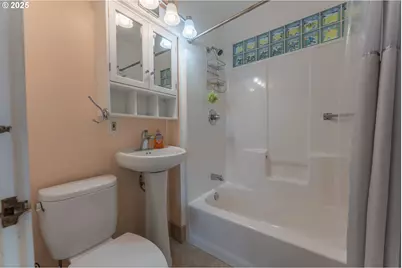 7532 N Heppner Ave, Portland, OR 97203 - Photo 16