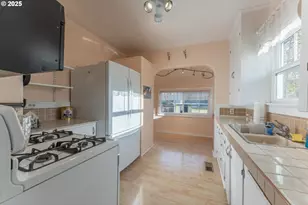 7532 N Heppner Ave, Portland, OR 97203 - Photo 10