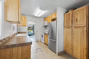 3037 SW Jay Ave, Pendleton, OR 97801 - Photo 14
