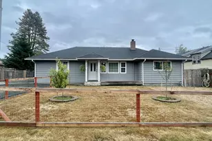 1802 Spruce St, Myrtle Point, OR 97458 - Photo 4