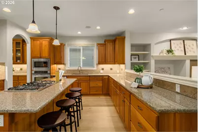 18278 SW Santoro Dr, Beaverton, OR 97007 - Photo 8