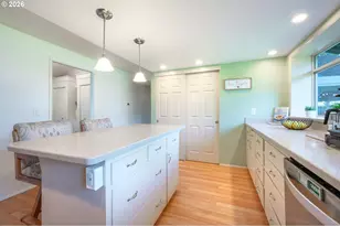 690 71st St, Springfield, OR 97478 - Photo 6