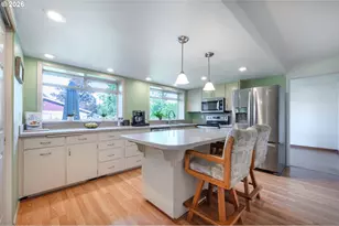 690 71st St, Springfield, OR 97478 - Photo 2