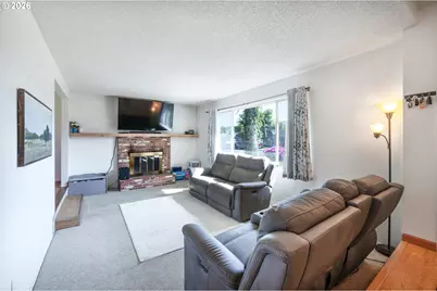 690 71st St, Springfield, OR 97478 - Photo 8