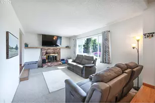 690 71st St, Springfield, OR 97478 - Photo 8