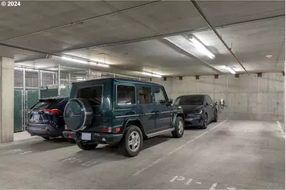 2454 NW Westover Rd #104, Portland, OR 97210 - Photo 20