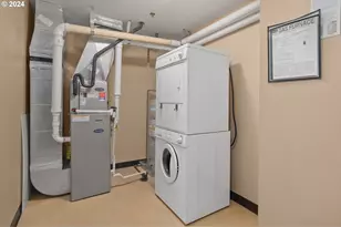 2454 NW Westover Rd, Portland, OR 97210 - Photo 30