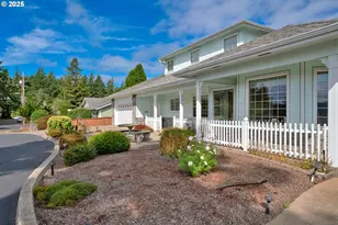 2155 9th St, Florence, OR 97439 - Photo 4