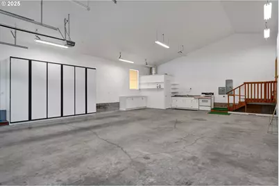 2155 9th St, Florence, OR 97439 - Photo 38