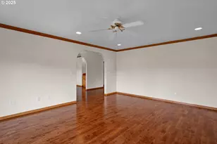 2155 9th St, Florence, OR 97439 - Photo 10