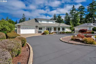 2155 9th St, Florence, OR 97439 - Photo 2