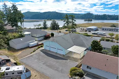 2155 9th St, Florence, OR 97439 - Photo 44