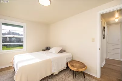 729 J St, Springfield, OR 97477 - Photo 12