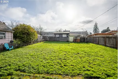 729 J St, Springfield, OR 97477 - Photo 22