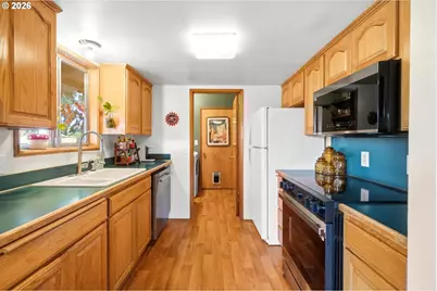9460 SW Bayou Dr, McMinnville, OR 97128 - Photo 16