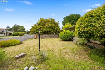 9460 SW Bayou Dr, McMinnville, OR 97128 - Photo 2