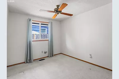 4715 SE 87th Ave, Portland, OR 97266 - Photo 16