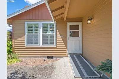4715 SE 87th Ave, Portland, OR 97266 - Photo 4