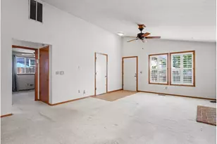 4715 SE 87th Ave, Portland, OR 97266 - Photo 8