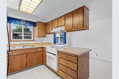 4715 SE 87th Ave, Portland, OR 97266 - Photo 10