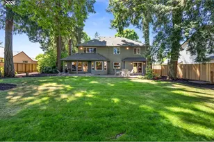 2832 NE Lorie Dr, Hillsboro, OR 97124 - Photo 32