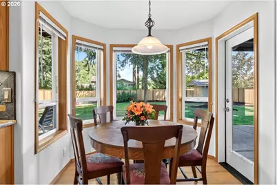 2832 NE Lorie Dr, Hillsboro, OR 97124 - Photo 10