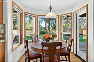 2832 NE Lorie Dr, Hillsboro, OR 97124 - Photo 10