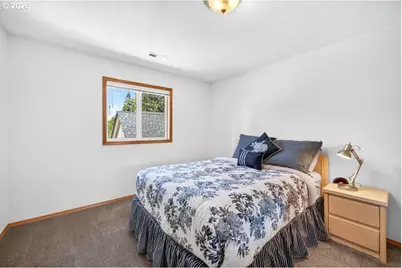 2832 NE Lorie Dr, Hillsboro, OR 97124 - Photo 24