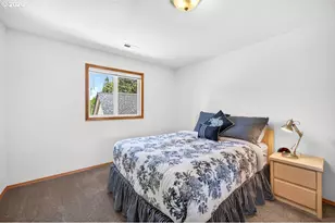 2832 NE Lorie Dr, Hillsboro, OR 97124 - Photo 24