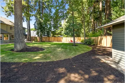 2832 NE Lorie Dr, Hillsboro, OR 97124 - Photo 40