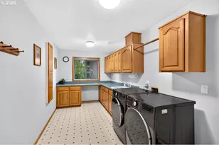 2832 NE Lorie Dr, Hillsboro, OR 97124 - Photo 16