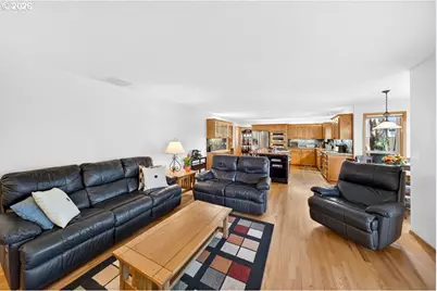 2832 NE Lorie Dr, Hillsboro, OR 97124 - Photo 12