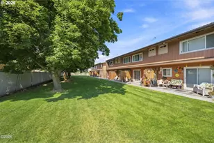 115 NE A St, Madras, OR 97741 - Photo 4