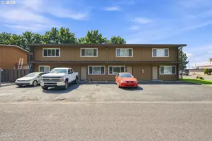 115 NE A St, Madras, OR 97741 - Photo 2