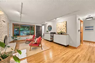 1324 SW Taylors Ferry Ct, Portland, OR 97219 - Photo 4