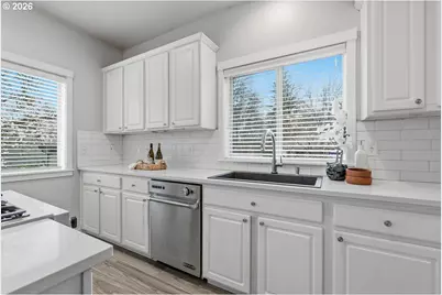 7704 SW Cresmoor Dr, Beaverton, OR 97008 - Photo 10