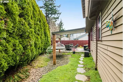 14141 SE Center St, Portland, OR 97236 - Photo 30