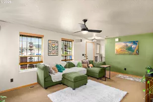 14141 SE Center St, Portland, OR 97236 - Photo 6