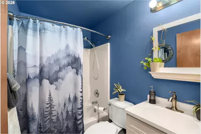 14141 SE Center St, Portland, OR 97236 - Photo 24