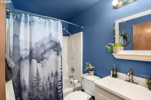 14141 SE Center St, Portland, OR 97236 - Photo 24