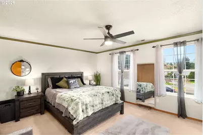 14141 SE Center St, Portland, OR 97236 - Photo 18