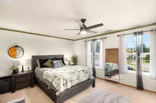 14141 SE Center St, Portland, OR 97236 - Photo 18