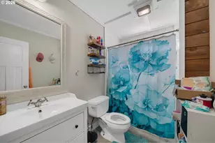 405 Evergreen Dr, Tillamook, OR 97141 - Photo 12