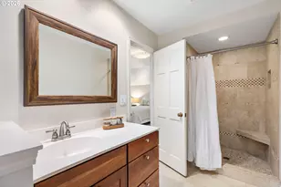 39 Hillshire Dr, Lake Oswego, OR 97034 - Photo 38