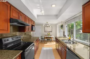 12225 SW Spring Ct, Portland, OR 97225 - Photo 12