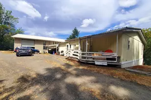 464 Homestead Dr, Myrtle Creek, OR 97457 - Photo 1