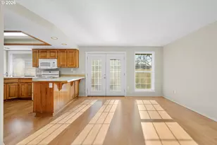 684 NE Terry Ct, Hillsboro, OR 97124 - Photo 8