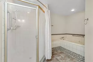 684 NE Terry Ct, Hillsboro, OR 97124 - Photo 30