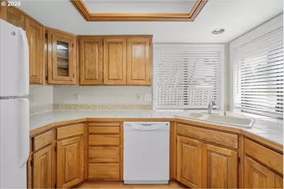 684 NE Terry Ct, Hillsboro, OR 97124 - Photo 16